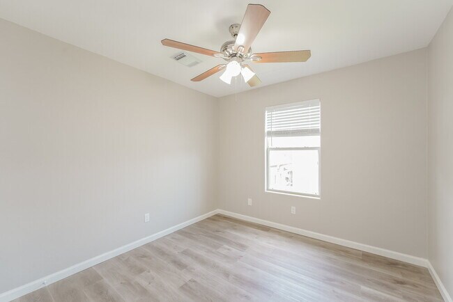 Building Photo - 444 Mystic Glen Loop