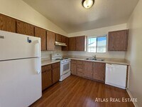 Building Photo - 465 W Ivyglen St