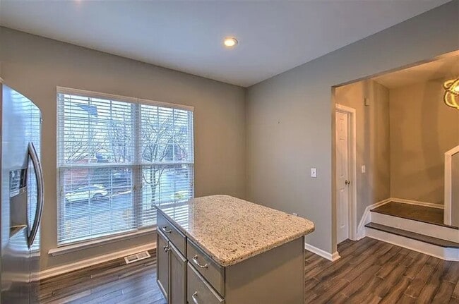 Building Photo - Location, Location!