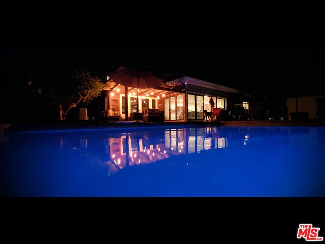 Building Photo - 4744 Haskell Ave