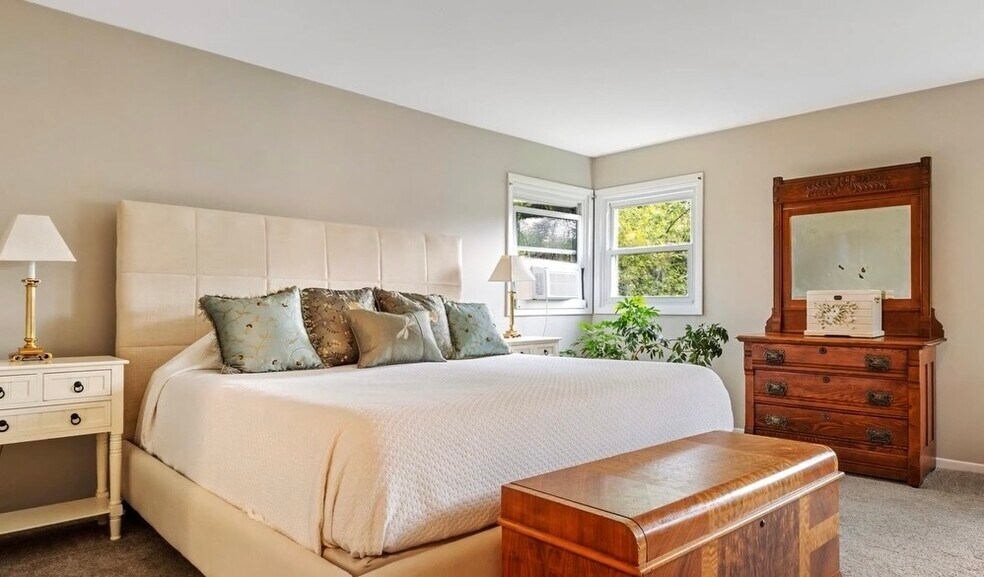 Building Photo - 1034 Chestnut St