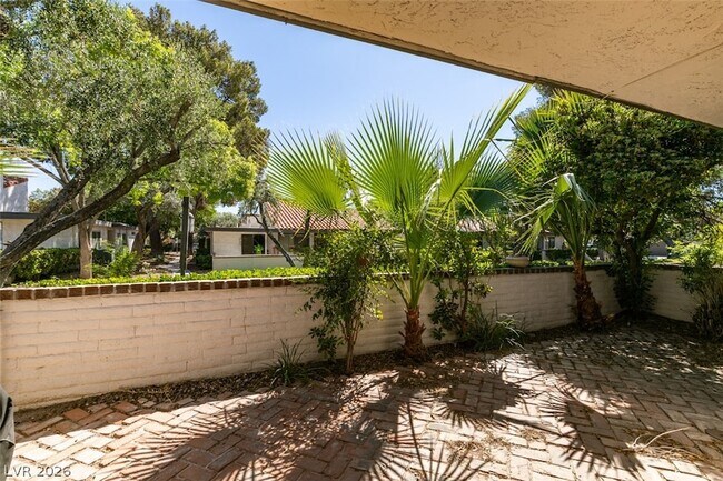 Building Photo - 3452 Pino Cir