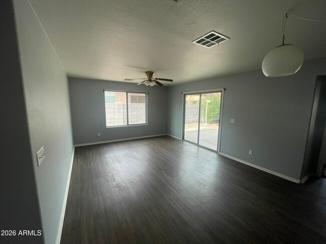 Building Photo - 2090 W Gold Dust Ave