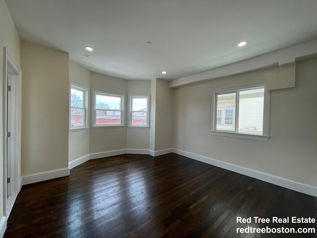 Building Photo - 35 Foster St