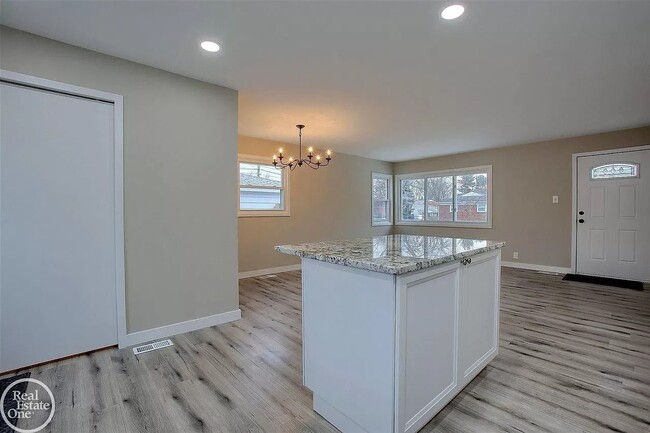 Building Photo - 47705 Roland St