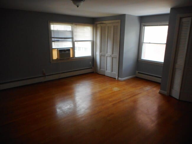 Building Photo - 116 N Union Ave