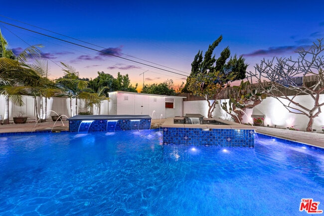 Building Photo - 4221 Stewart Ave