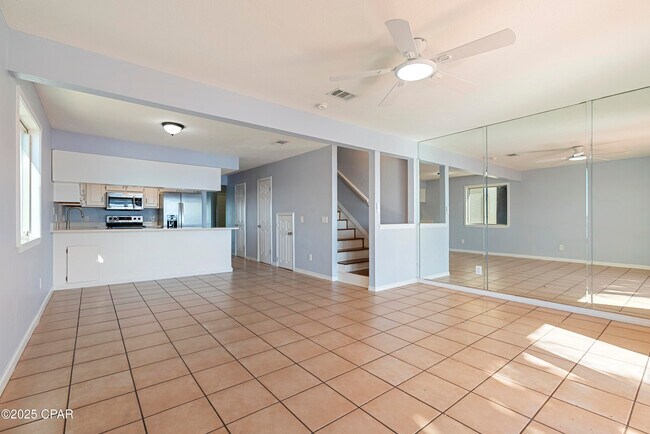 Building Photo - 6453 Oak Shr Dr