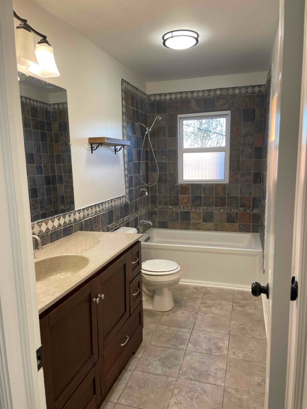 Building Photo - 822 Thornton St