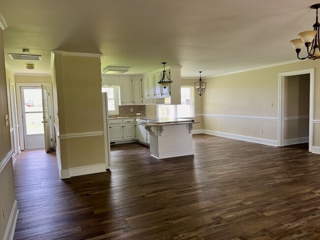 Building Photo - 5715 NC-581