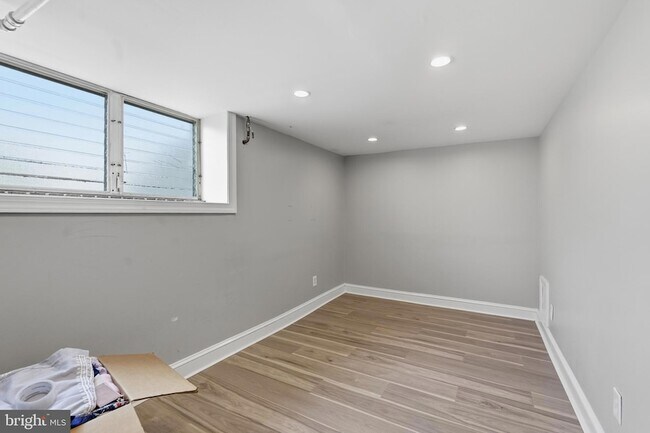 Building Photo - 6623 Tabor Ave