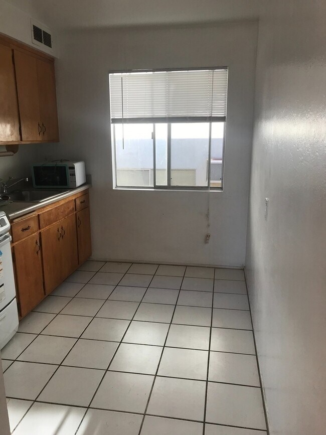 Building Photo - 2140 California St