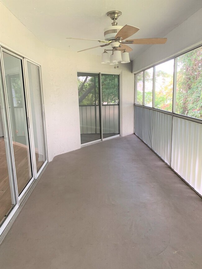 Building Photo - Updated Beautiful 2/2 Upstairs unit at The Village of Stuart