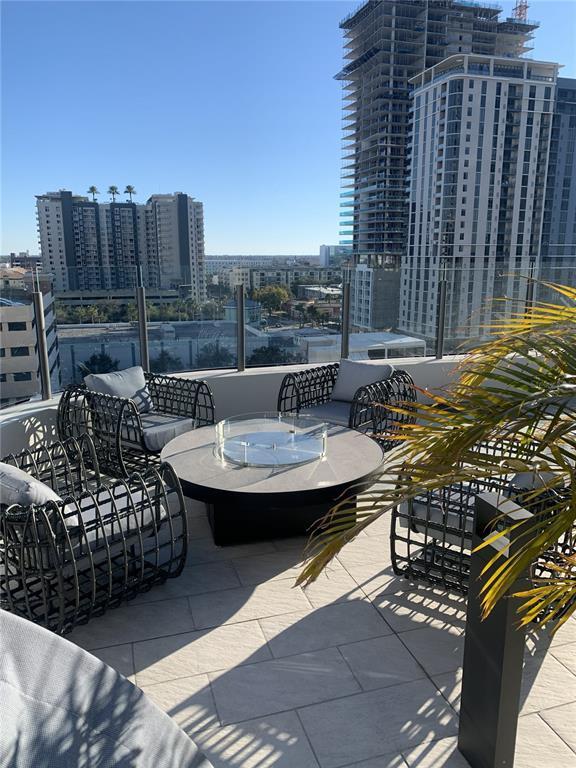 Building Photo - 275 1st Ave S