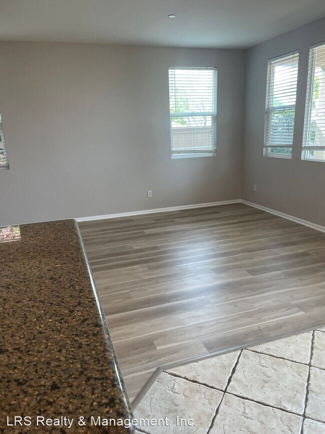 Building Photo - 3 br, 2.5 bath House - 246 Aurora Ave.