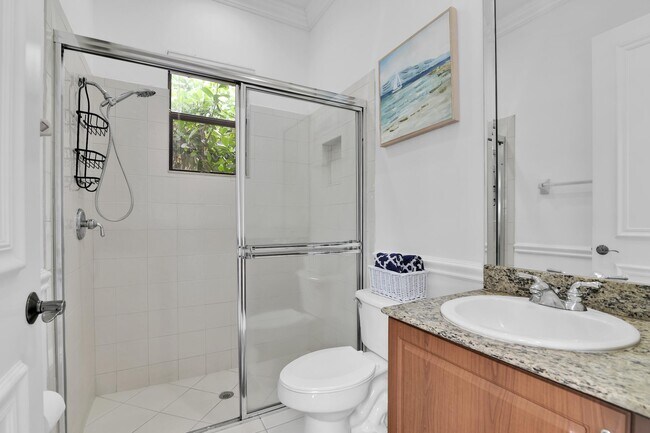 Building Photo - 10703 Versailles Blvd