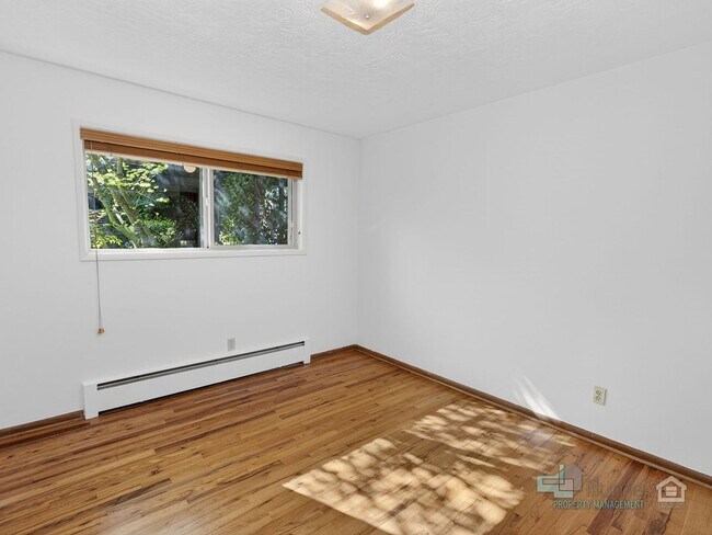 Building Photo - 1 Bedroom Condo Near OHSU + Parking