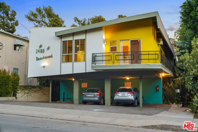 Building Photo - 2488 Beachwood Dr