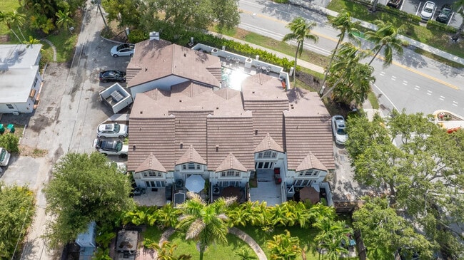 Building Photo - 1321 Bayview Dr