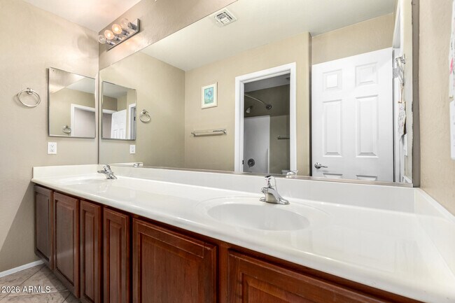 Building Photo - 19411 W Jefferson St