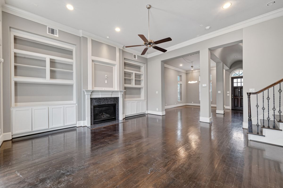 Building Photo - 10917 Upland Park