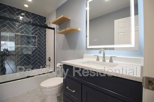 Building Photo - 1956 Villaridge Dr