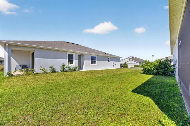 Building Photo - 2425 Bending Bonsai Dr