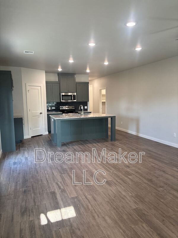 Building Photo - 1026 Riva Pkwy