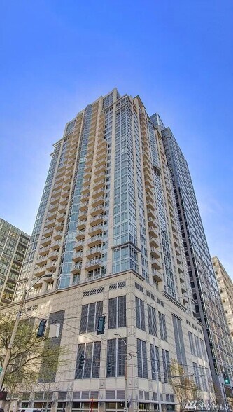 Exterior of the Cosmopolitan - 819 Virginia St