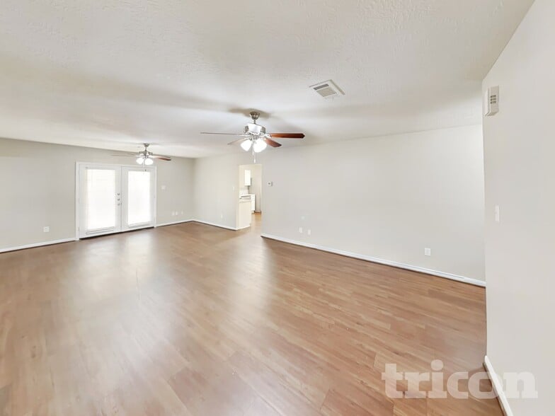 Building Photo - 28707 Binefield St