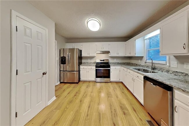 Building Photo - 291 Abbington Way