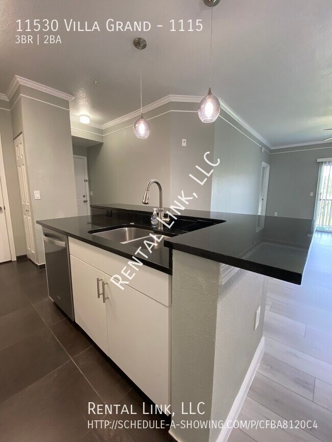 Building Photo - 11530 Villa Grand