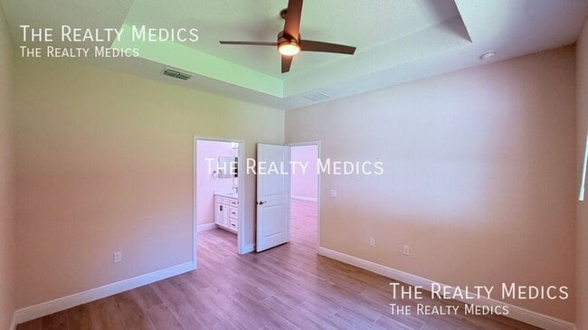 Building Photo - 4791 NE 125th Lp