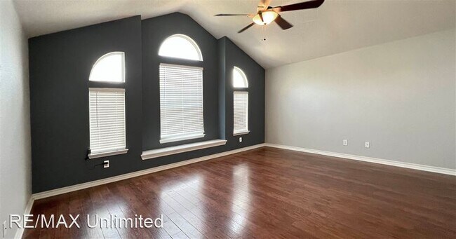 Building Photo - 4707 Shavano Ct