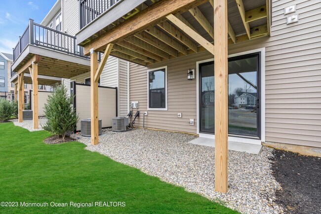 Building Photo - 5 Blaisdell Ct