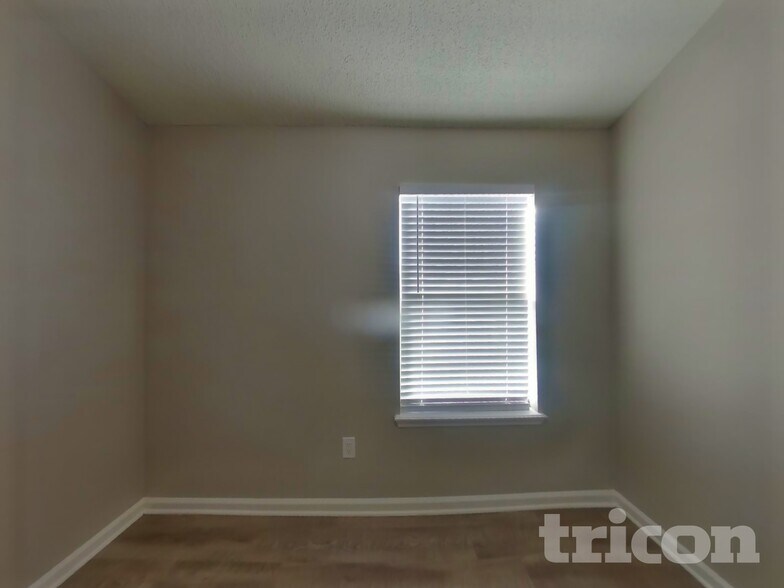 Building Photo - 12048 Coachman Lakes Way