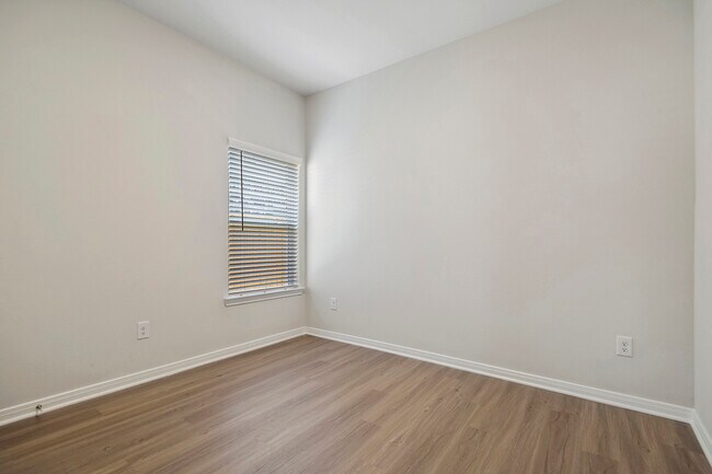 Building Photo - 452 Beechwood Hacienda Dr