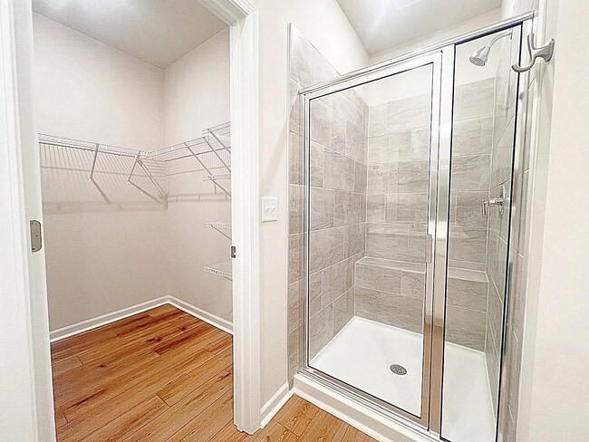 Building Photo - 5 Vine House Dr