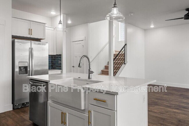 Building Photo - 7184 W Riverwood St