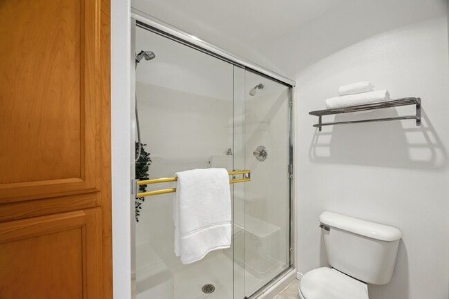 Building Photo - Updated Townhouse in Lynnwood-with Garage ...