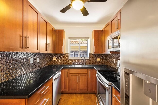 Building Photo - 2431 Overbrook St