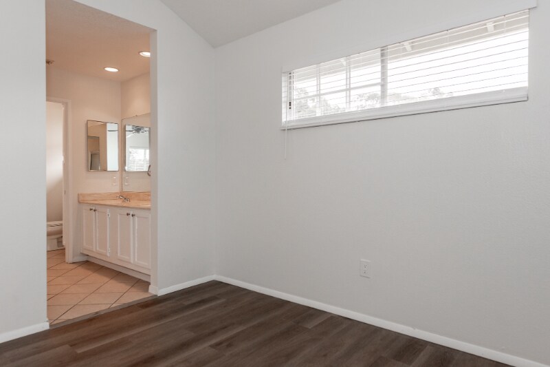 Building Photo - 2882 Sanford Ln