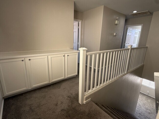 Building Photo - 4bd/2.5bath House
