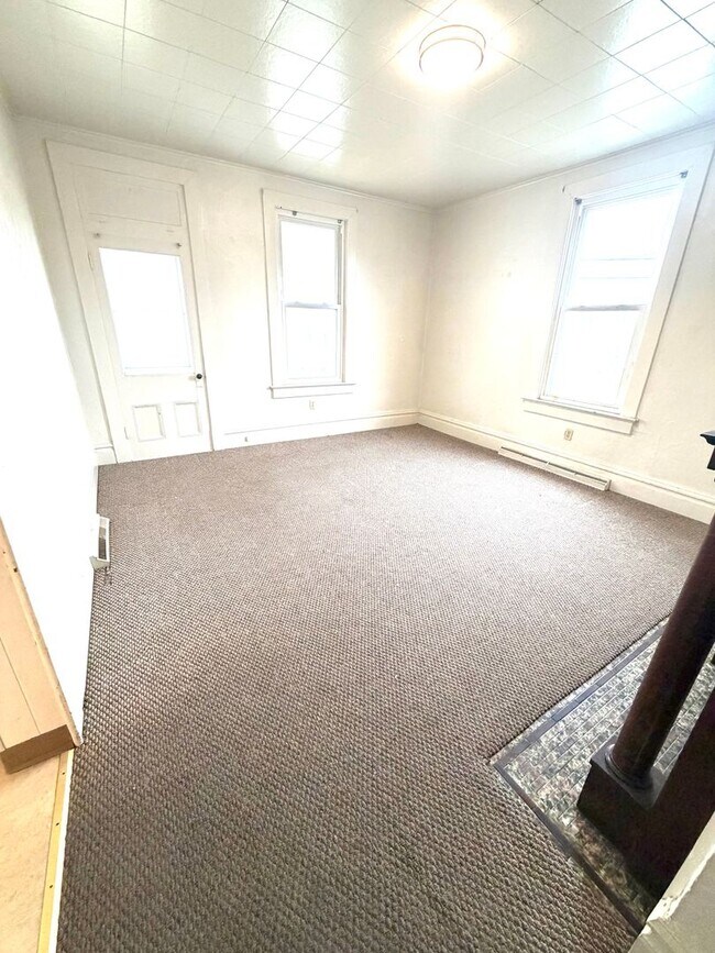 Building Photo - 914 Lawrence St