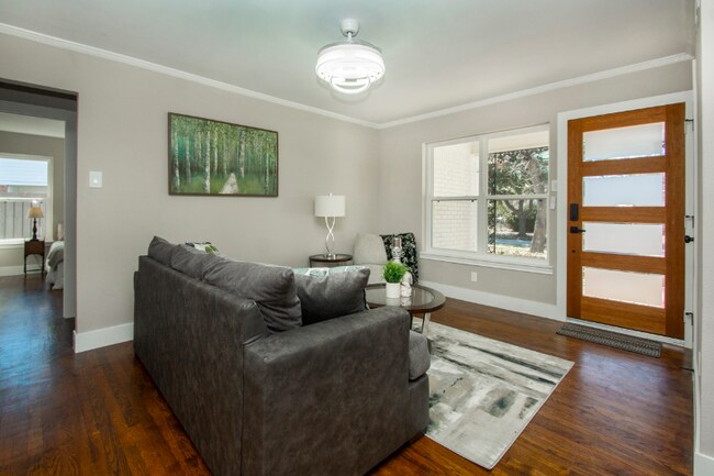 Building Photo - 2817 Crest Ridge Dr
