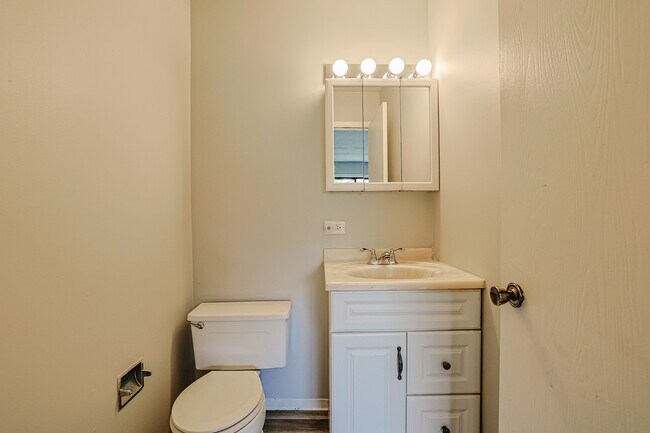 Building Photo - 210 Klein Creek Ct