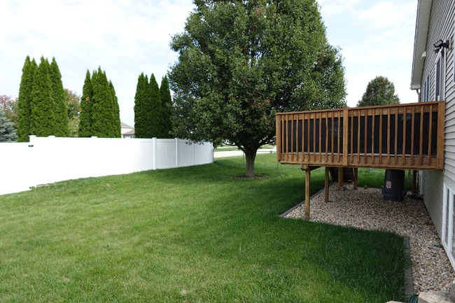 Building Photo - 2211 W Jubilee Ln