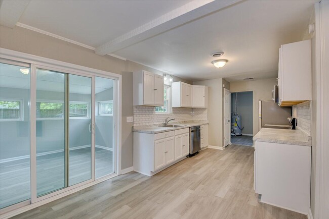 Building Photo - 3635 Spanish Trace Dr