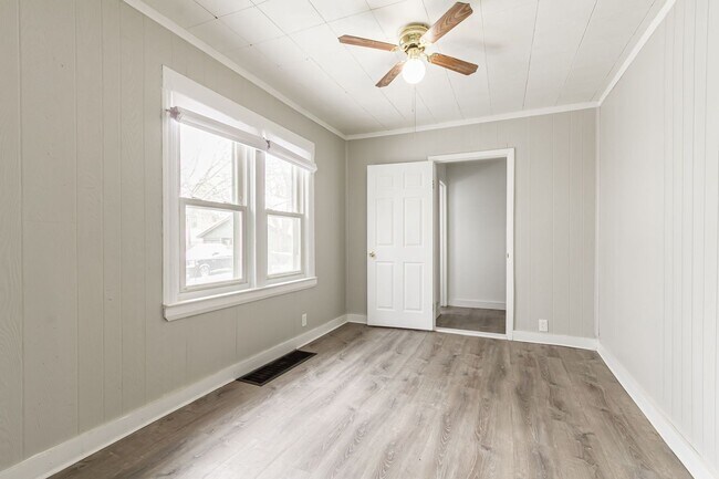 Building Photo - 3-Bed 2-Bath Single Family Home For Rent