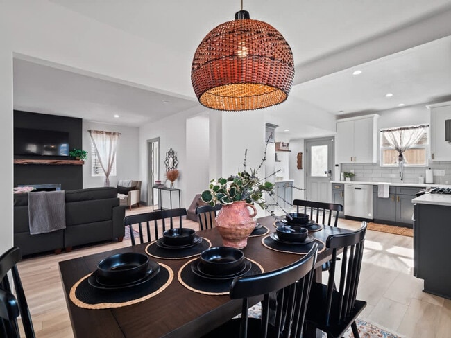 Building Photo - 432 N Firestone Blvd